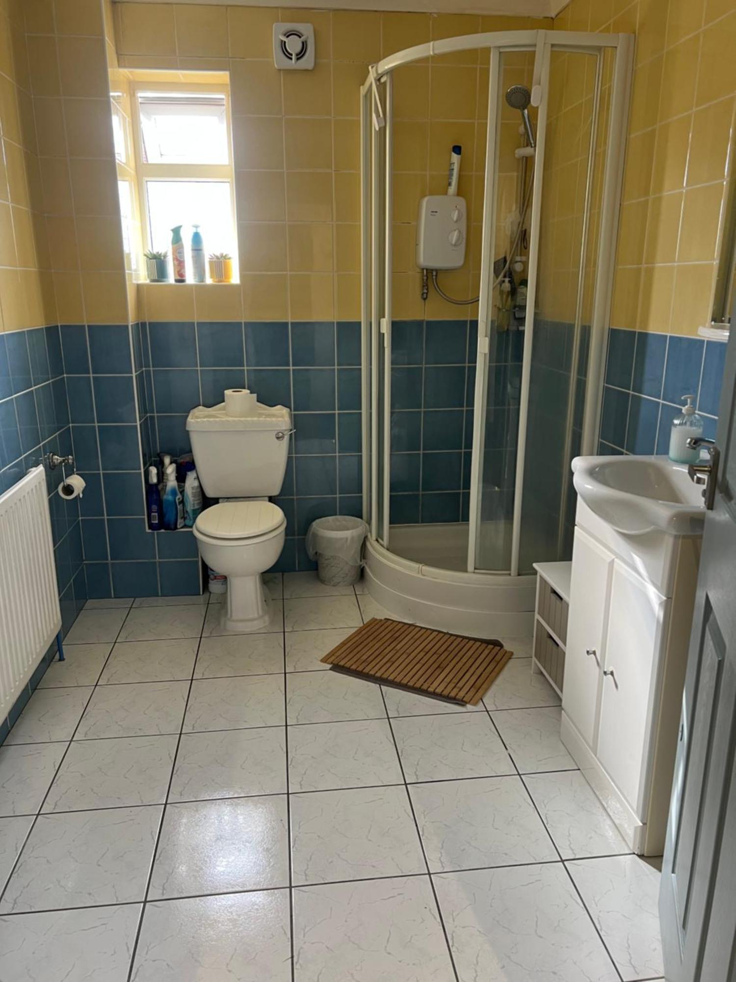 Double Room At The Bungalow With Shared Shower Room เคทเทอริง ภายนอก รูปภาพ